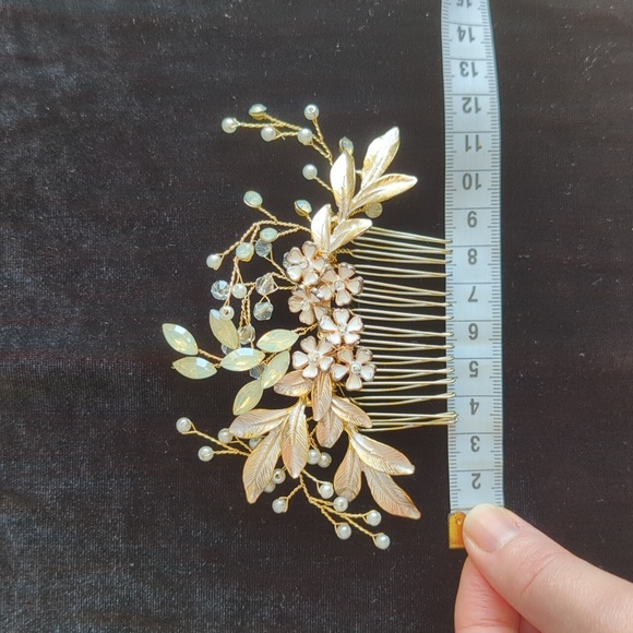 Handmade Bridal Comb - Picture 3 of 4